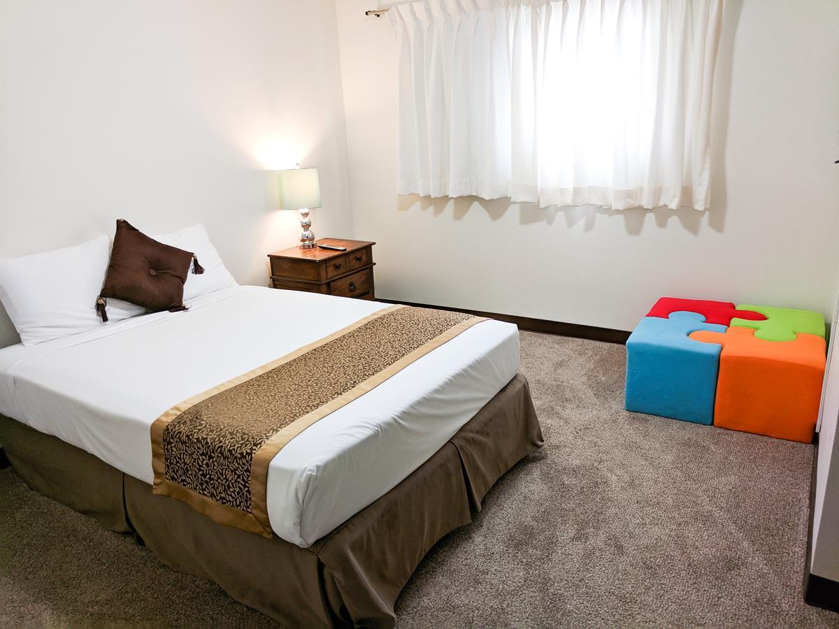 Oceanview Hotel And Residences Tumon Exterior foto